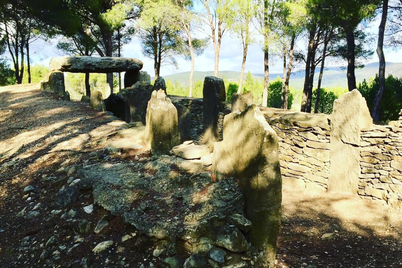 A visit to Dolmen de Fades (Pépieux)Dolmen de Fades (Pépieux)